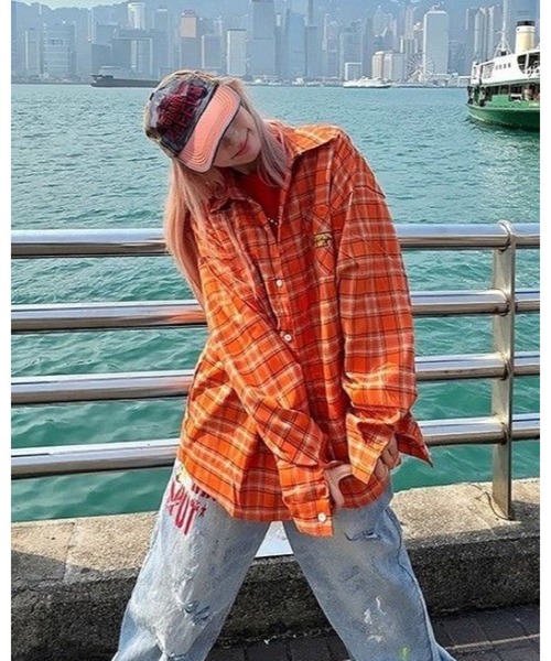 CHEER(チアー)の「ロゴ入りヴィンテージ風チェックシャツ(シャツ/ブラウス・レディース・オレンジ・M/L/S)」の14枚目の写真