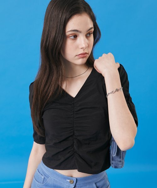 KOLEAT（コレット）の「ウィメンズ 夏 クーリング シュリンク Vネック 半袖Tシャツ [ブラウスver] ブラック（Tシャツ/カットソー・レディース・その他・FREE）」の2枚目の写真