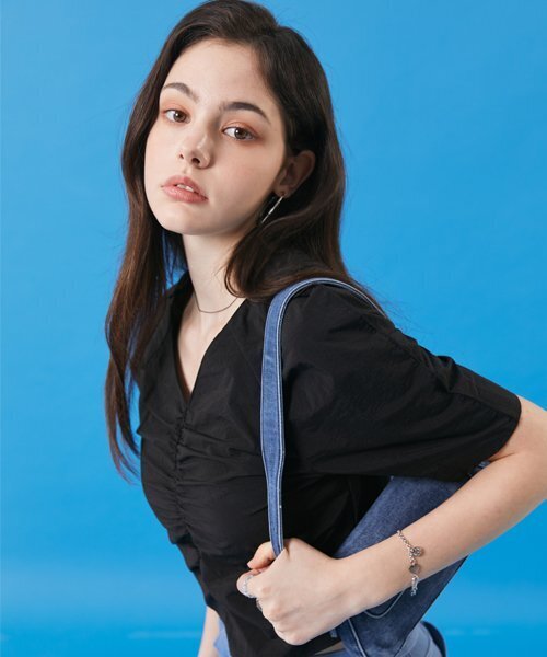 KOLEAT（コレット）の「ウィメンズ 夏 クーリング シュリンク Vネック 半袖Tシャツ [ブラウスver] ブラック（Tシャツ/カットソー・レディース・その他・FREE）」の3枚目の写真