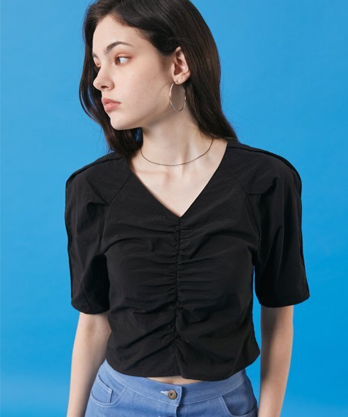 KOLEAT（コレット）の「ウィメンズ 夏 クーリング シュリンク Vネック 半袖Tシャツ [ブラウスver] ブラック（Tシャツ/カットソー・レディース・その他・FREE）」の4枚目の写真