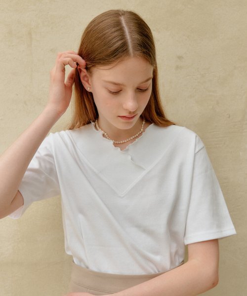 YUPPE(ヨッペ)の「v shirring T-shirts_white(Tシャツ/カットソー・レディース・その他・FREE)」の4枚目の写真