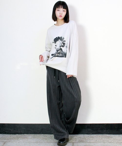 DEMARC(ドゥマーク)の「サイドワンタックストライプリアルワイドパンツチャコール(春、夏ver.)(その他パンツ・レディース・その他・MEDIUM/LARGE)」の6枚目の写真