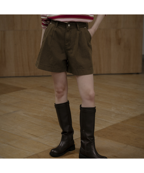 KNOWNBETTER（ノウンベター）の「Two-tuck denim short [KNFW03PT02]_Brown（その他パンツ・レディース・ブラウン・SMALL/MEDIUM）」の2枚目の写真