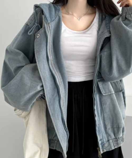 emi+（エミプラス）の「フーディデニムパーカー（デニムジャケット・レディース・ブラック/ブルー・FREE）」の3枚目の写真