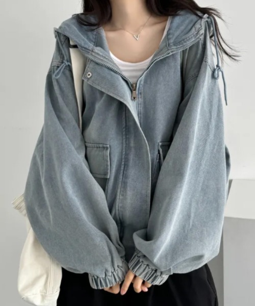 emi+（エミプラス）の「フーディデニムパーカー（デニムジャケット・レディース・ブラック/ブルー・FREE）」の5枚目の写真