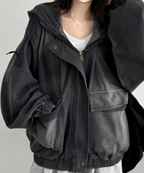 emi+（エミプラス）の「フーディデニムパーカー（デニムジャケット・レディース・ブラック/ブルー・FREE）」の14枚目の写真