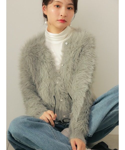 Te chichi（テチチ）の「【ZOZO限定】ラメフェザーシャギーニットカーディガン（カーディガン/ボレロ・レディース・ネイビー/ベージュ/グレー・F）」の5枚目の写真