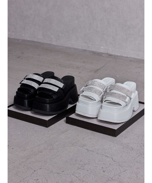 GYDA（ジェイダ）の「Thick sole bijouストラップサンダル（サンダル・レディース・オフホワイト/ブラック・LARGE/MEDIUM/SMALL）」の3枚目の写真