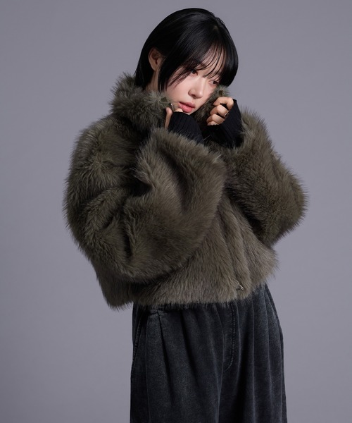 Ellno Loset(エルノロゼット)の「スタンドネックショートファーブルゾン(ブルゾン・メンズ・グレー/カーキ・MEDIUM/LARGE)」の17枚目の写真