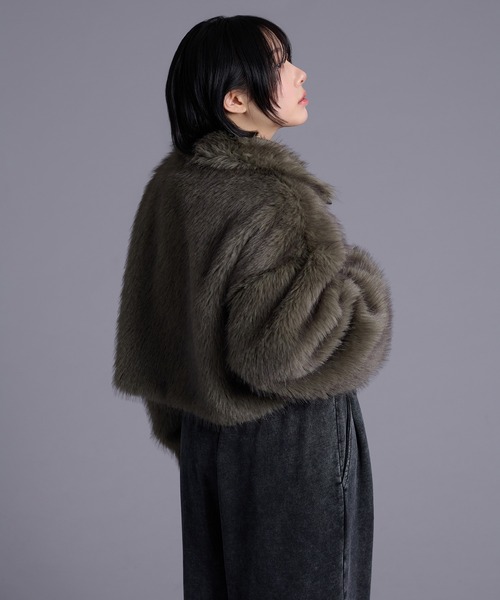 Ellno Loset(エルノロゼット)の「スタンドネックショートファーブルゾン(ブルゾン・メンズ・グレー/カーキ・MEDIUM/LARGE)」の19枚目の写真