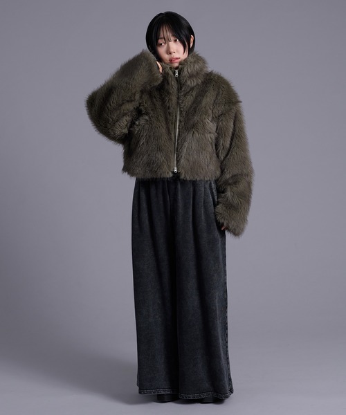 Ellno Loset(エルノロゼット)の「スタンドネックショートファーブルゾン(ブルゾン・メンズ・グレー/カーキ・MEDIUM/LARGE)」の20枚目の写真