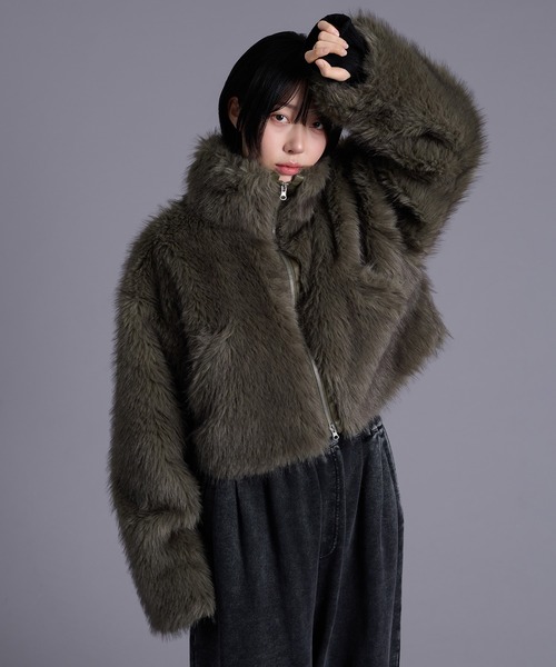 Ellno Loset(エルノロゼット)の「スタンドネックショートファーブルゾン(ブルゾン・メンズ・グレー/カーキ・MEDIUM/LARGE)」の9枚目の写真