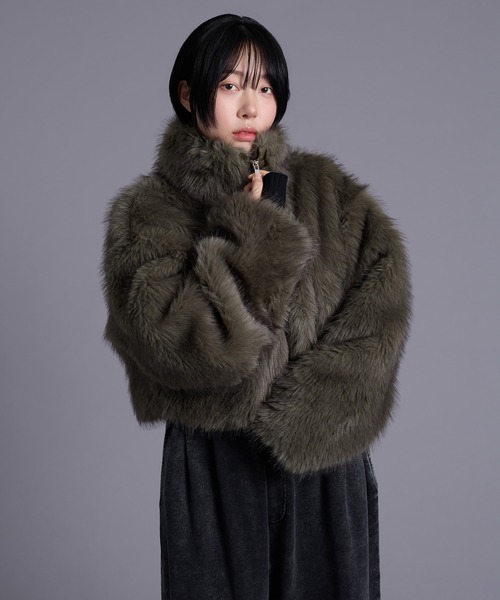 Ellno Loset(エルノロゼット)の「スタンドネックショートファーブルゾン(ブルゾン・メンズ・グレー/カーキ・MEDIUM/LARGE)」の10枚目の写真
