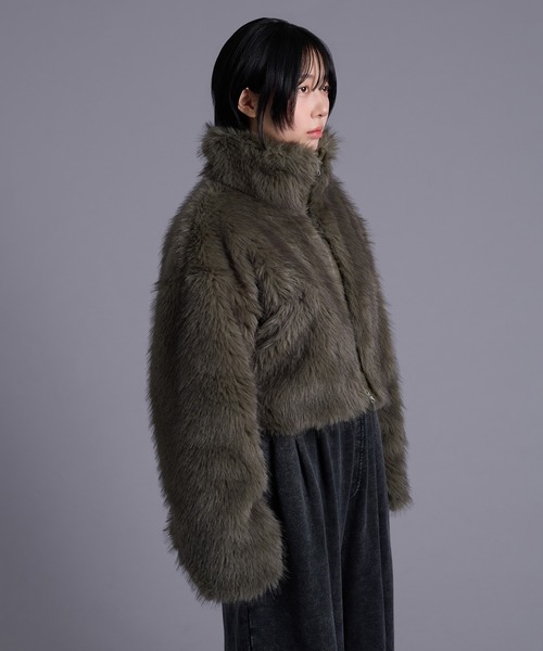 Ellno Loset(エルノロゼット)の「スタンドネックショートファーブルゾン(ブルゾン・メンズ・グレー/カーキ・MEDIUM/LARGE)」の11枚目の写真