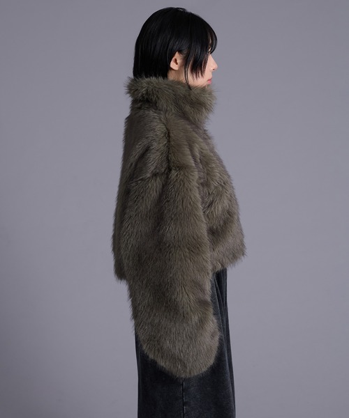 Ellno Loset(エルノロゼット)の「スタンドネックショートファーブルゾン(ブルゾン・メンズ・グレー/カーキ・MEDIUM/LARGE)」の12枚目の写真