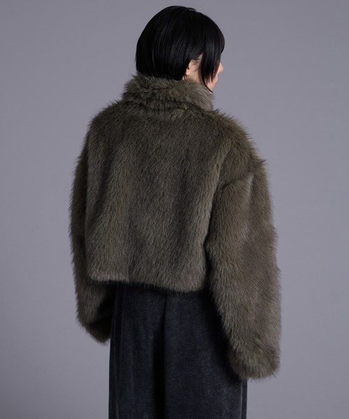 Ellno Loset(エルノロゼット)の「スタンドネックショートファーブルゾン(ブルゾン・メンズ・グレー/カーキ・MEDIUM/LARGE)」の13枚目の写真