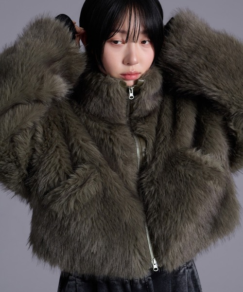 Ellno Loset(エルノロゼット)の「スタンドネックショートファーブルゾン(ブルゾン・メンズ・グレー/カーキ・MEDIUM/LARGE)」の6枚目の写真