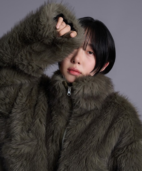 Ellno Loset(エルノロゼット)の「スタンドネックショートファーブルゾン(ブルゾン・メンズ・グレー/カーキ・MEDIUM/LARGE)」の5枚目の写真