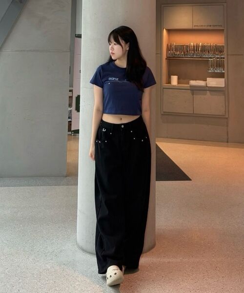 SEQUENZ(シークエンズ)の「※WEB限定 / 定番 / レディースシンプルロゴピチT / sqnz logo babetee(Tシャツ/カットソー・レディース・ダークネイビー/ホワイト/ブラック/その他1・SMALL/MEDIUM)」の14枚目の写真