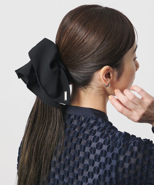 UNITED ARROWS（ユナイテッドアローズ）の「ラッフル シュシュ（シュシュ・レディース・ネイビー/ブラック・FREE）」の4枚目の写真