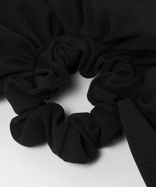 UNITED ARROWS（ユナイテッドアローズ）の「ラッフル シュシュ（シュシュ・レディース・ネイビー/ブラック・FREE）」の11枚目の写真