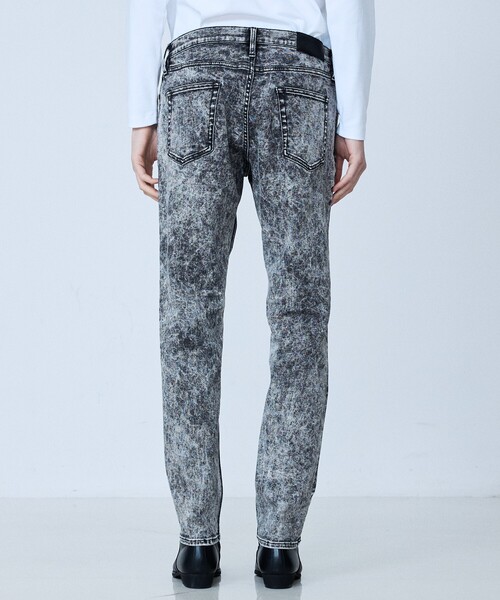 5351 POUR LES HOMMES（ゴーサンゴーイチプールオム）の「【ケミカルウォッシュ】Zip テーパード スキニー デニム（デニムパンツ・メンズ・インディゴブルー/ブラック・44/46/48/50）」の17枚目の写真