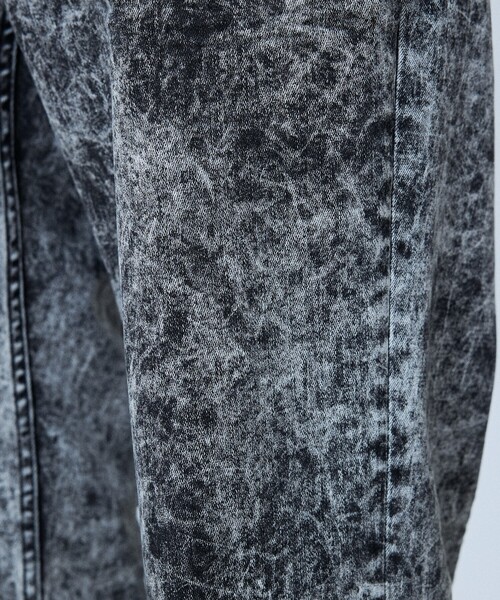 5351 POUR LES HOMMES（ゴーサンゴーイチプールオム）の「【ケミカルウォッシュ】Zip テーパード スキニー デニム（デニムパンツ・メンズ・インディゴブルー/ブラック・44/46/48/50）」の11枚目の写真