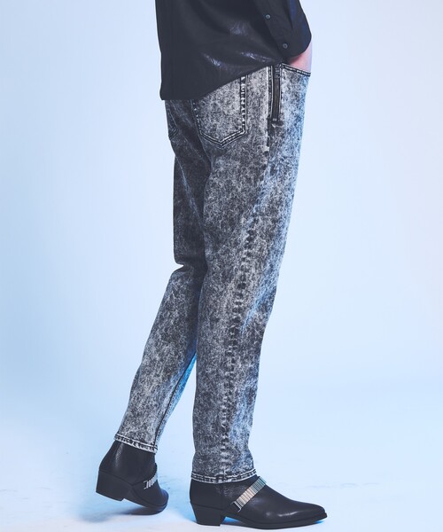 5351 POUR LES HOMMES（ゴーサンゴーイチプールオム）の「【ケミカルウォッシュ】Zip テーパード スキニー デニム（デニムパンツ・メンズ・インディゴブルー/ブラック・44/46/48/50）」の8枚目の写真