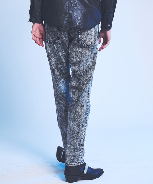 5351 POUR LES HOMMES（ゴーサンゴーイチプールオム）の「【ケミカルウォッシュ】Zip テーパード スキニー デニム（デニムパンツ・メンズ・インディゴブルー/ブラック・44/46/48/50）」の7枚目の写真