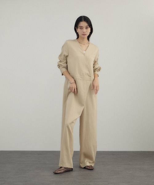 SALON adam et rope'（サロン アダム エ ロペ）の「フロントクロスオールインワン（サロペット/オーバーオール・レディース・ベージュ/ブラック・FREE）」の16枚目の写真