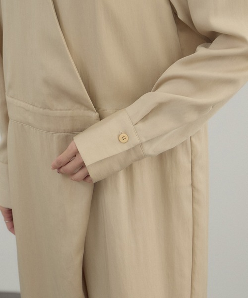 SALON adam et rope'（サロン アダム エ ロペ）の「フロントクロスオールインワン（サロペット/オーバーオール・レディース・ベージュ/ブラック・FREE）」の12枚目の写真