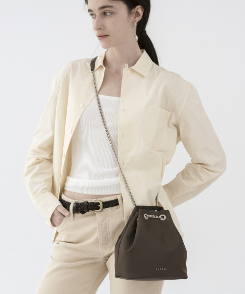 ANODDS(アンオズ)の「TIWI MEDIUM MIX nylon bucket bag 3 color(ショルダーバッグ・レディース・ブラック/ダークブラウン/ベージュ・FREE)」の5枚目の写真