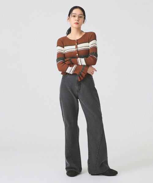 Ray BEAMS（レイビームス）の「デニム フレア パンツ（デニムパンツ・レディース・ブラック/ブルー系その他4・1/0）」の3枚目の写真