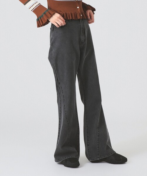 Ray BEAMS（レイビームス）の「デニム フレア パンツ（デニムパンツ・レディース・ブラック/ブルー系その他4・1/0）」の6枚目の写真