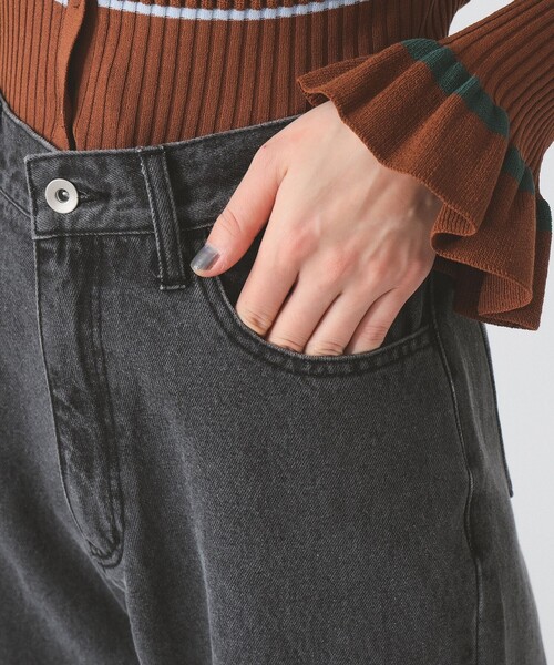 Ray BEAMS（レイビームス）の「デニム フレア パンツ（デニムパンツ・レディース・ブラック/ブルー系その他4・1/0）」の16枚目の写真