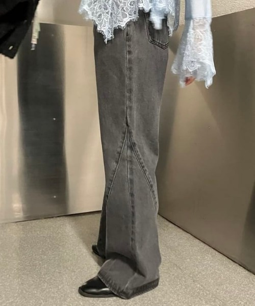 Ray BEAMS（レイビームス）の「デニム フレア パンツ（デニムパンツ・レディース・ブラック/ブルー系その他4・1/0）」の6枚目の写真