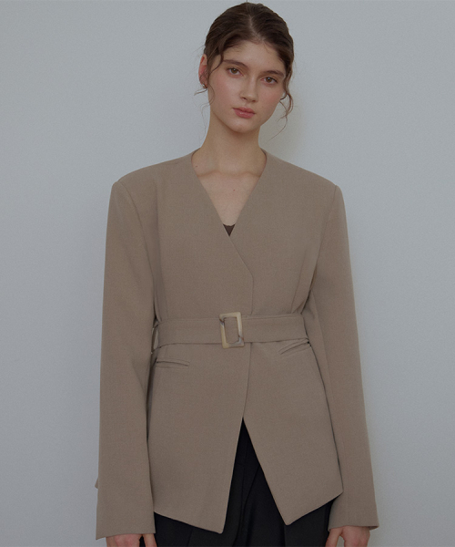 DEHEVE（デヘヴェ）の「V-neck Belt Jacket [Beige]（その他アウター・レディース・Beige・FREE）」の2枚目の写真