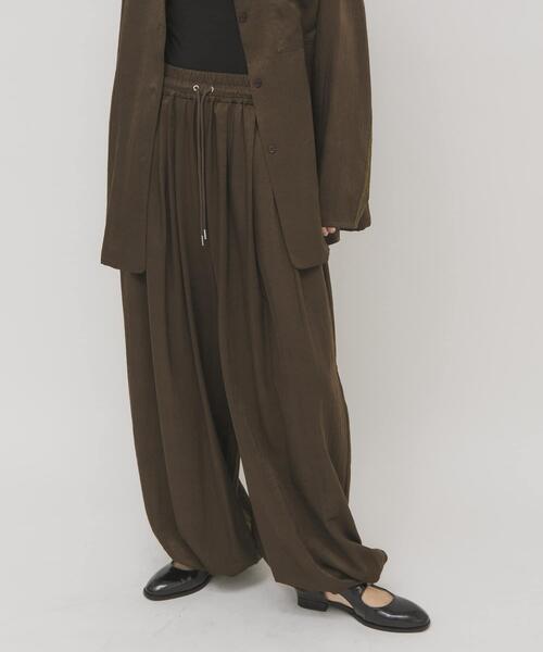 KBF（ケイビーエフ）の「サテンバルーンパンツ（その他パンツ・レディース・グリーン系その他/ベージュ・ONE）」の21枚目の写真