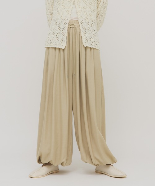 KBF（ケイビーエフ）の「サテンバルーンパンツ（その他パンツ・レディース・グリーン系その他/ベージュ・ONE）」の4枚目の写真