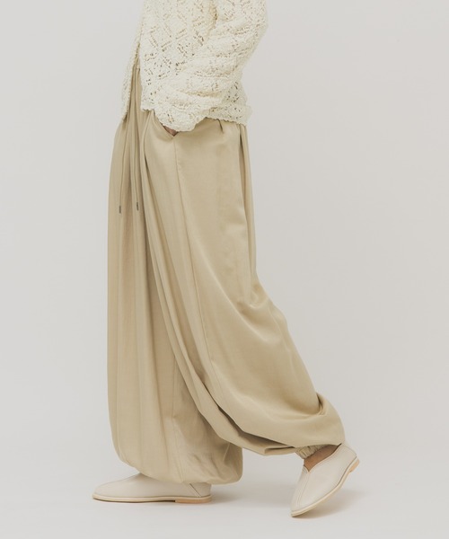 KBF（ケイビーエフ）の「サテンバルーンパンツ（その他パンツ・レディース・グリーン系その他/ベージュ・ONE）」の5枚目の写真