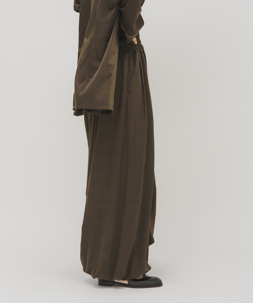 KBF（ケイビーエフ）の「サテンバルーンパンツ（その他パンツ・レディース・グリーン系その他/ベージュ・ONE）」の13枚目の写真