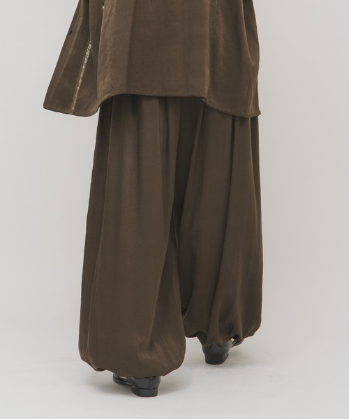 KBF（ケイビーエフ）の「サテンバルーンパンツ（その他パンツ・レディース・グリーン系その他/ベージュ・ONE）」の14枚目の写真