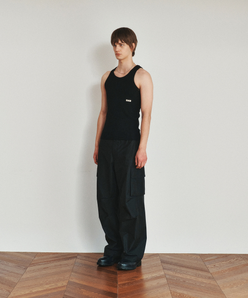 HEUTE(ホイテ)の「HET RIBBED SLIM SLEVELESS TOP (BLACK)(Tシャツ/カットソー・メンズ・ブラック・M/L)」の3枚目の写真