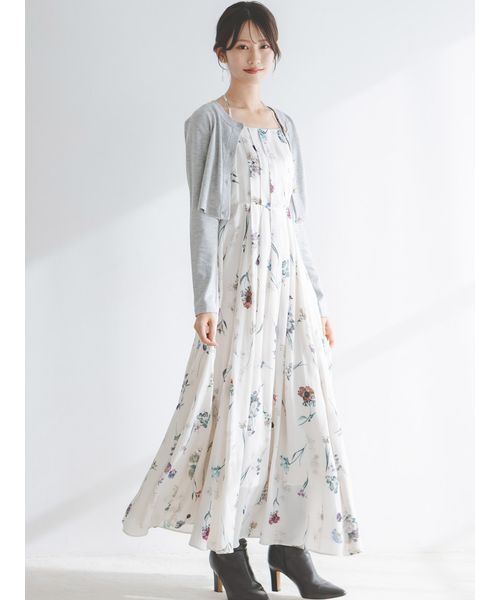 SNIDEL（スナイデル）の「カーデセットフローラルプリントキャミワンピース（ワンピース・レディース・アイボリー/ピンク/ネイビー・1/0）」の2枚目の写真