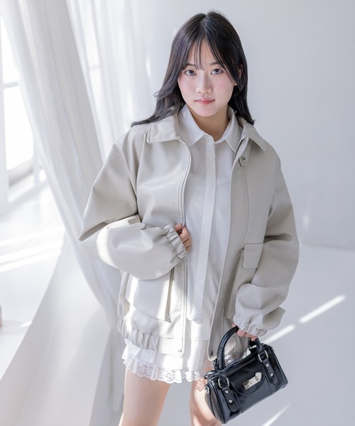 clear（クリア）の「レザーロング丈ブルゾン［大人 カジュアル 着回し力抜群］≪新作≫（ブルゾン・レディース・アイボリー/ブラック/ブラウン・F）」の2枚目の写真