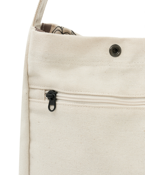 BROWNBREATH(ブラウンブレス)の「BXM CROSS BAG - IVORY(メッセンジャーバッグ・レディース・その他・ONE SIZE)」の8枚目の写真