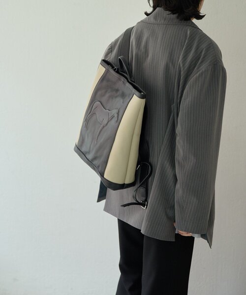 ear PAPILLONNER（イアパピヨネ）の「【IOPELLE(イオペレ)】ホーススタンプキャンバスリュック（バックパック/リュック・レディース・ブラック/グレイッシュベージュ・FREE）」の22枚目の写真