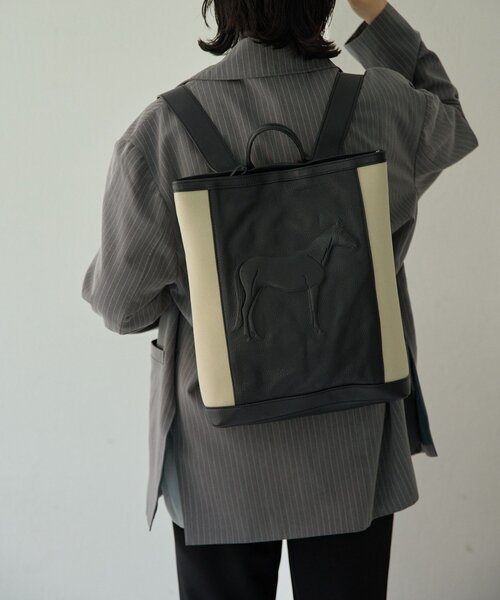 ear PAPILLONNER（イアパピヨネ）の「【IOPELLE(イオペレ)】ホーススタンプキャンバスリュック（バックパック/リュック・レディース・ブラック/グレイッシュベージュ・FREE）」の12枚目の写真