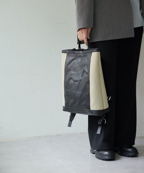 ear PAPILLONNER（イアパピヨネ）の「【IOPELLE(イオペレ)】ホーススタンプキャンバスリュック（バックパック/リュック・レディース・ブラック/グレイッシュベージュ・FREE）」の17枚目の写真