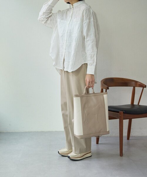 ear PAPILLONNER（イアパピヨネ）の「【IOPELLE(イオペレ)】ホーススタンプキャンバスリュック（バックパック/リュック・レディース・ブラック/グレイッシュベージュ・FREE）」の5枚目の写真